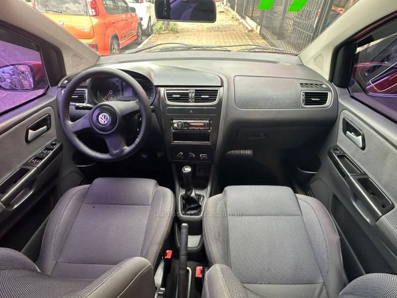 VOLKSWAGEN - FOX - 2011/2011 - Vermelha - R$ 35.900,00