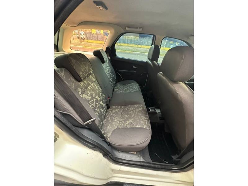 FIAT - PALIO - 2005/2005 - Branca - R$ 23.900,00