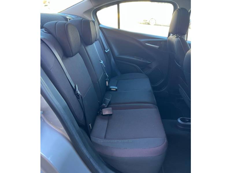 FIAT - CRONOS - 2018/2019 - Prata - R$ 69.900,00