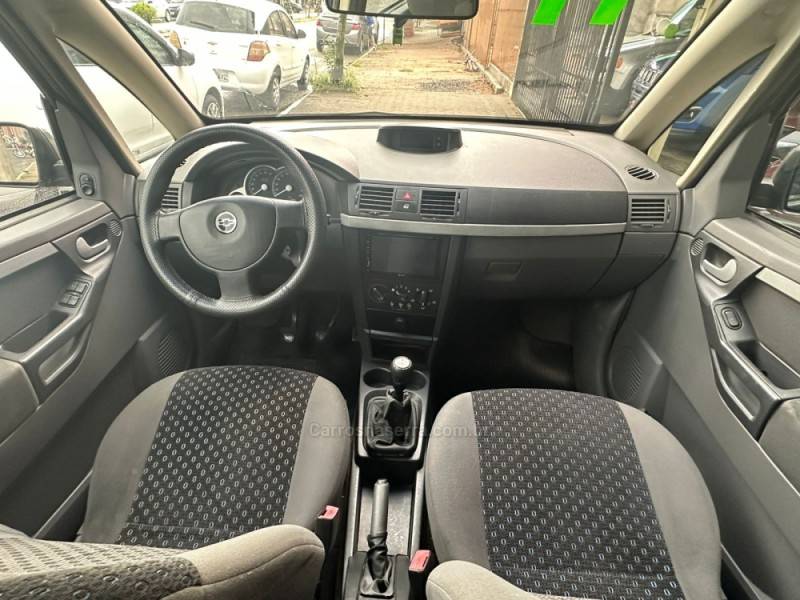 CHEVROLET - MERIVA - 2011/2011 - Cinza - R$ 35.900,00