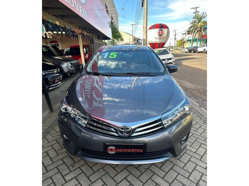 TOYOTA - COROLLA - 2014/2015 - Cinza - R$ 87.900,00