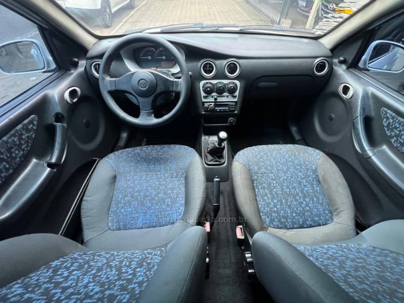 CHEVROLET - CELTA - 2005/2005 - Branca - R$ 17.900,00
