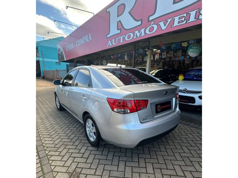 KIA MOTORS - CERATO - 2011/2011 - Prata - R$ 44.900,00