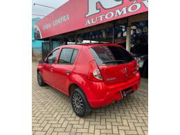 RENAULT - SANDERO - 2009/2010 - Vermelha - R$ 23.900,00