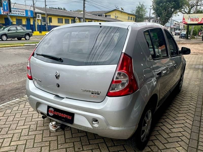 RENAULT - SANDERO - 2010/2010 - Prata - R$ 30.900,00