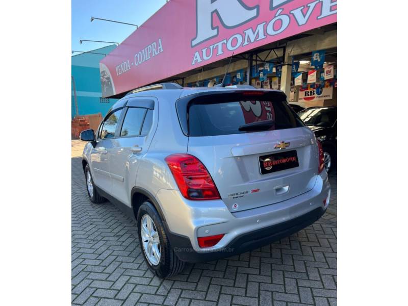 CHEVROLET - TRACKER - 2018/2019 - Prata - R$ 87.900,00