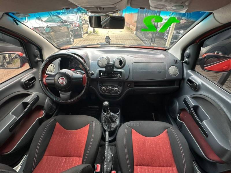 FIAT - UNO - 2011/2012 - Laranja - R$ 37.900,00