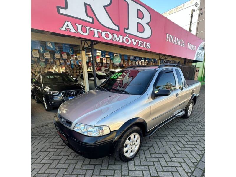 FIAT - STRADA - 2002/2002 - Cinza - R$ 28.900,00