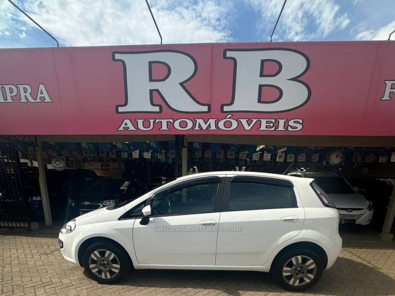 FIAT - PUNTO - 2017/2017 - Branca - R$ 49.900,00