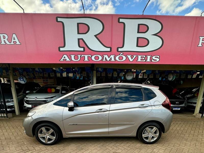 HONDA - FIT - 2014/2015 - Cinza - R$ 63.900,00