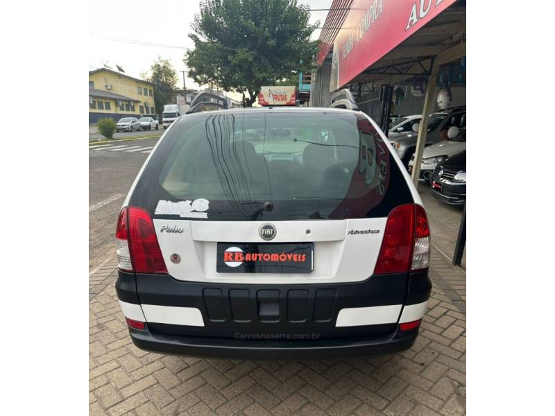 FIAT - PALIO - 2005/2005 - Branca - R$ 23.900,00