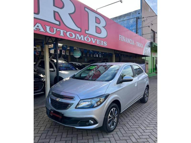 CHEVROLET - ONIX - 2016/2016 - Prata - R$ 56.900,00