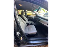 TOYOTA - COROLLA - 2014/2015 - Cinza - R$ 87.900,00