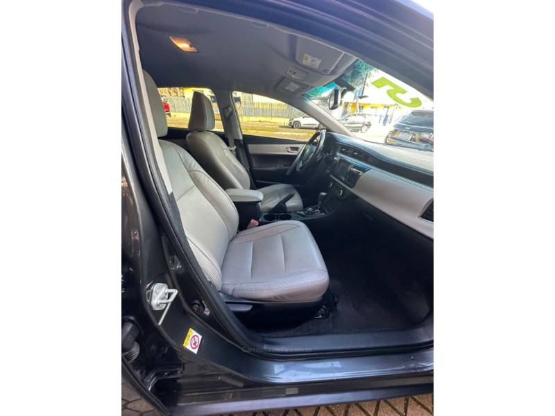 TOYOTA - COROLLA - 2014/2015 - Cinza - R$ 87.900,00