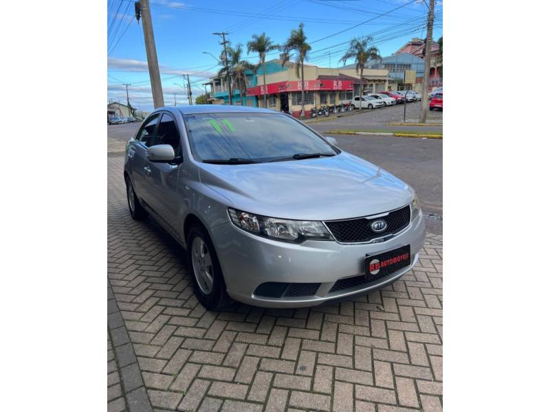 KIA MOTORS - CERATO - 2011/2011 - Prata - R$ 44.900,00