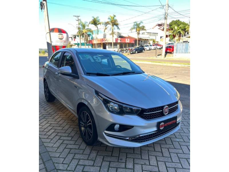 FIAT - CRONOS - 2018/2019 - Prata - R$ 69.900,00