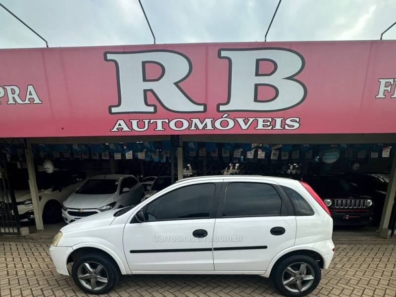 CHEVROLET - CORSA - 2004/2004 - Branca - R$ 19.900,00