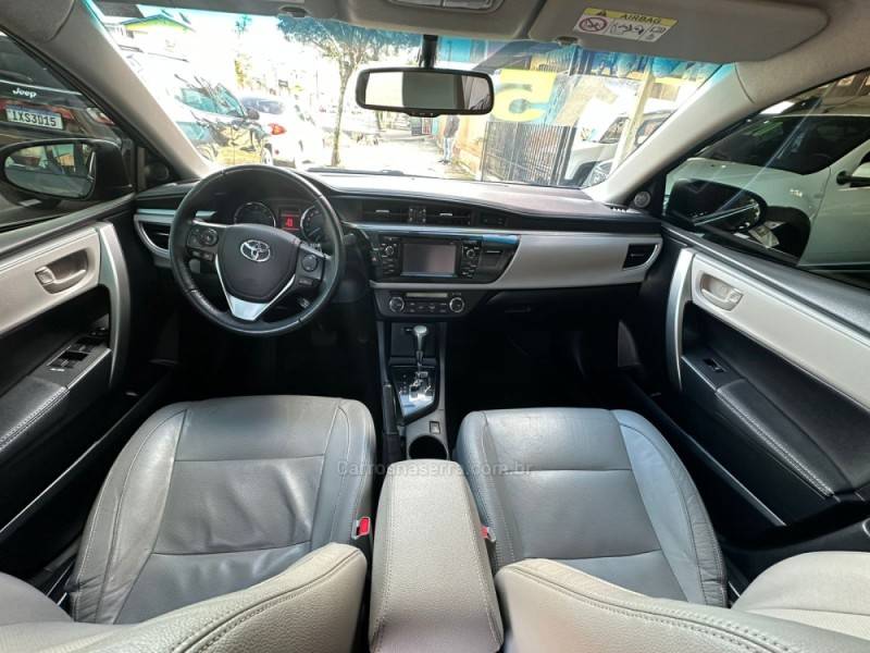 TOYOTA - COROLLA - 2014/2015 - Cinza - R$ 87.900,00